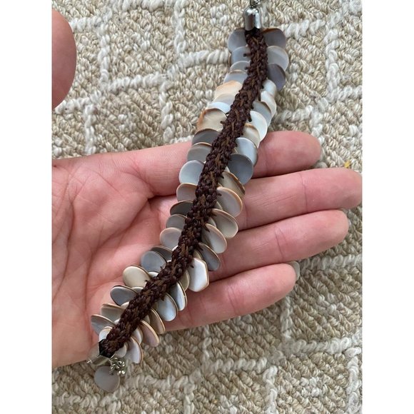 Shell Bracelet - Picture 5 of 6